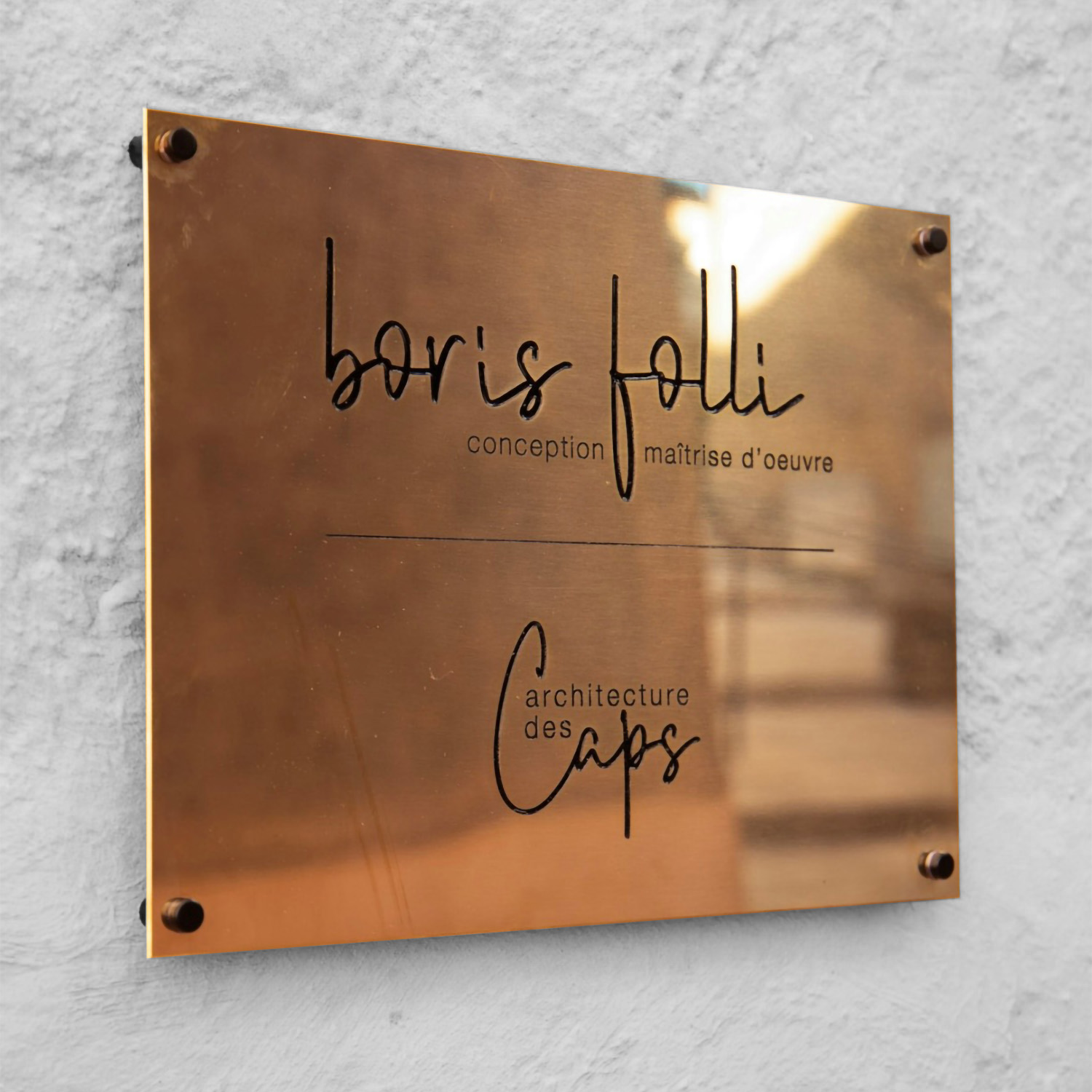 Plaque en laiton pour Boris folli conception et maitrise d'oevre et Architecture des Caps à Gassin