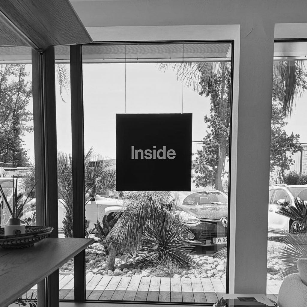 Flocage de vitrine pour Inside