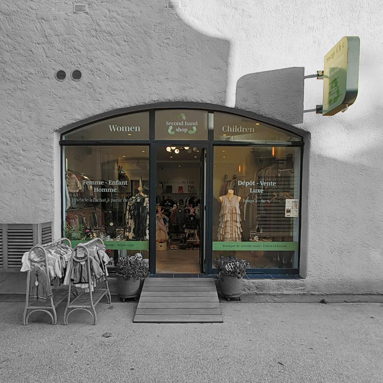 Flocage de vitrine pour Swap Chic Dépot vente de luxe à Cogolin